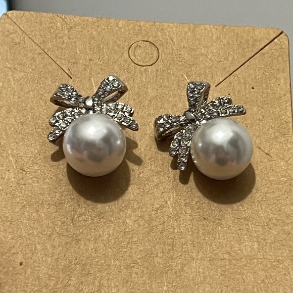 Silver Bow Faux Pearl Stud Earrings Crystal Rhinestone Bridal Wedding Coquette - Picture 3 of 6